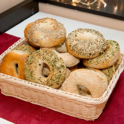 Ein Korb mit Bagels - Restaurant Lubella in Wien Führichgasse 1